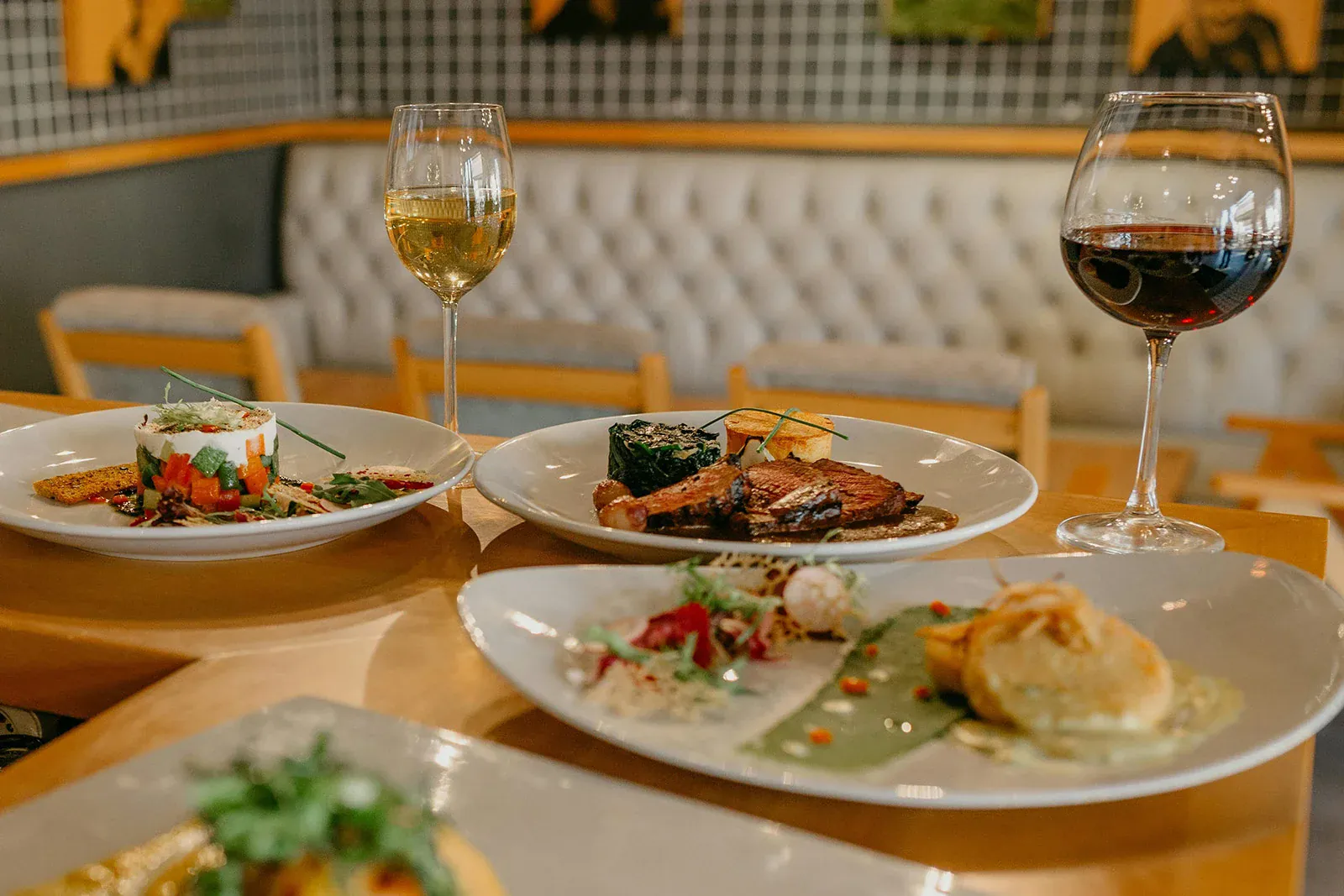 Wine and Food Pairing Guide – Best Combinations & Pro Tips