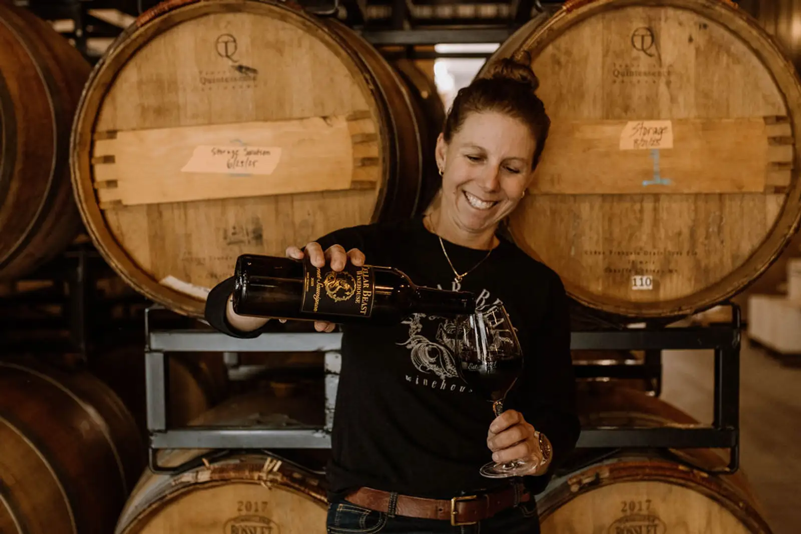 Kim McCullough pouring Cabernet Sauvignon
